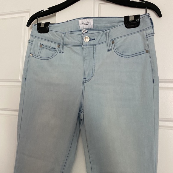 Jeans! - Picture 2 of 4